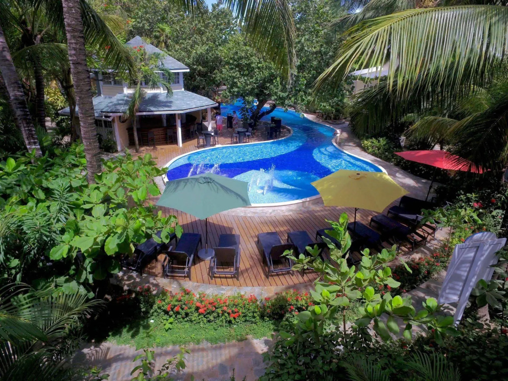 Paradise Beach Resort & Dive Center