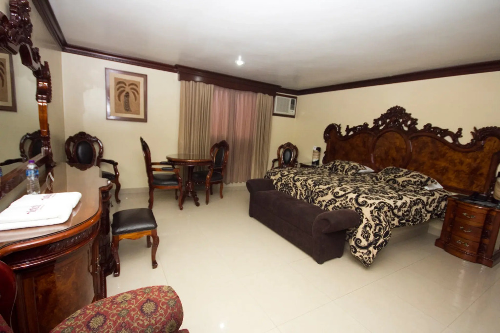 Hotel Toledo