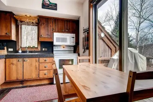 Cedar Rock Chalet