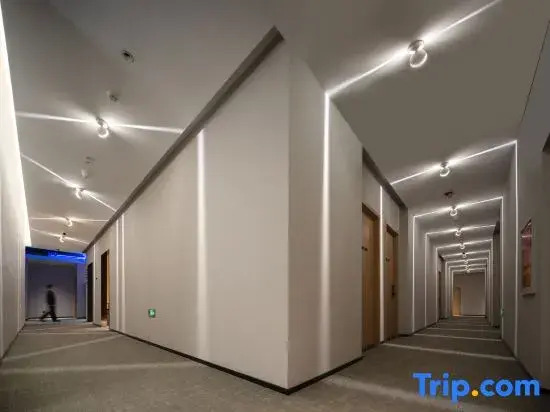 Youshi Hostel (CBD International Exhibition Center Zhongyi West Road Subway Station)