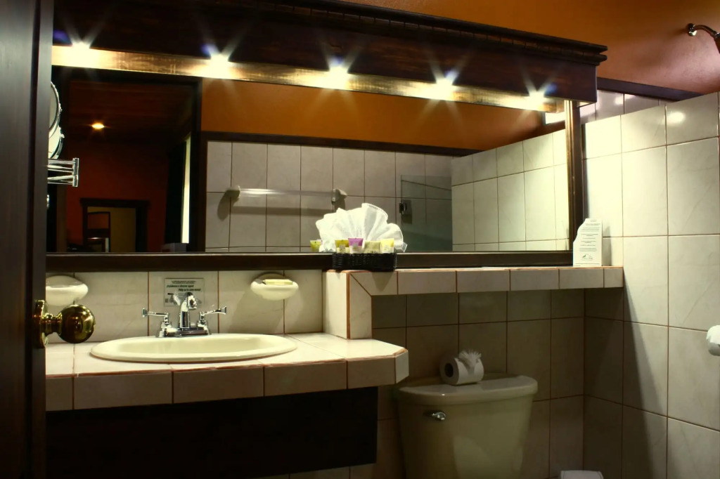 Volcano Lodge, Hotel & Thermal Experience