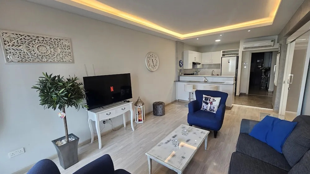 116 NIC 302b - Stay Armonia Central Suite