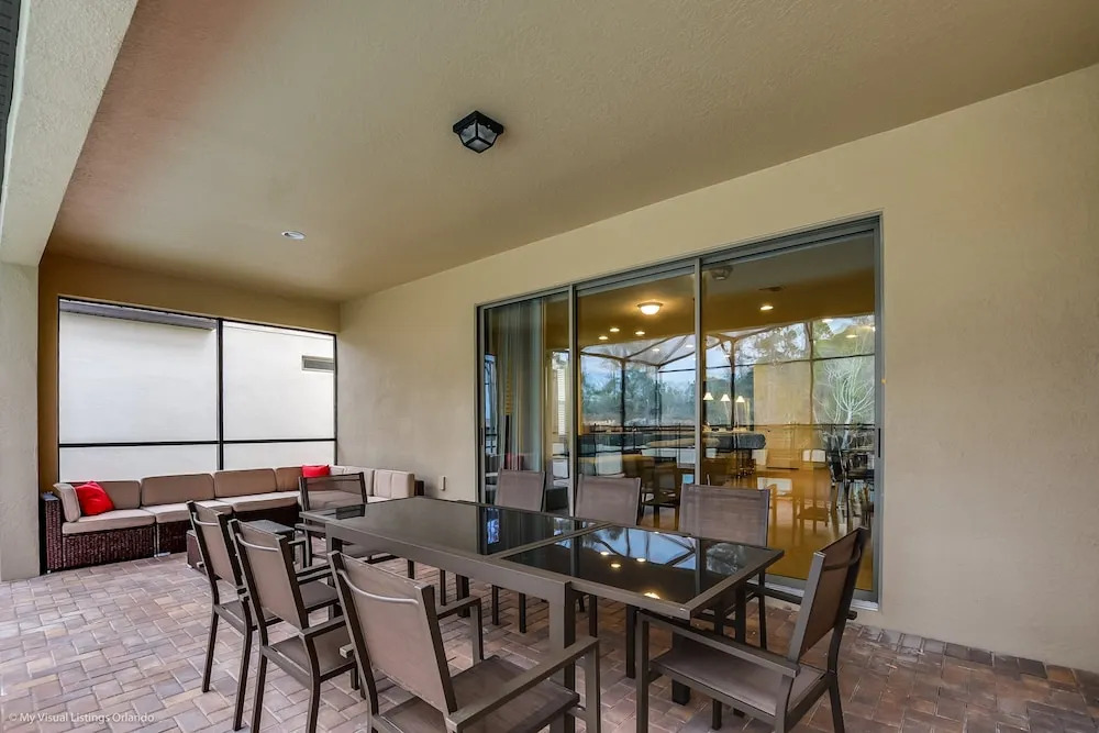 Gorgeous 8br/5ba Windsor at Westside Resort Pool Villa Mins to Disney 1662la