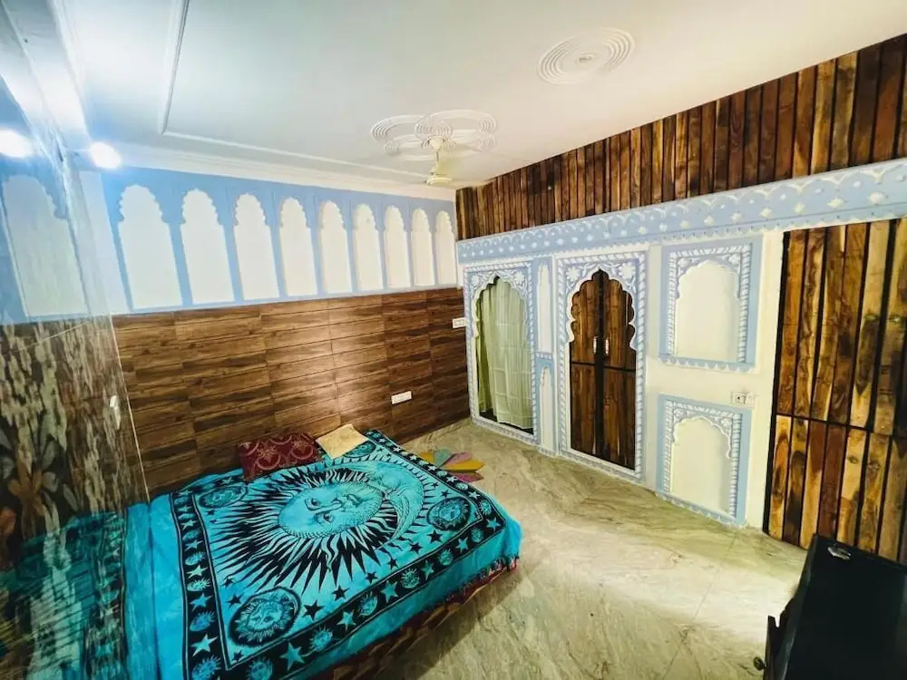 Bhoora House