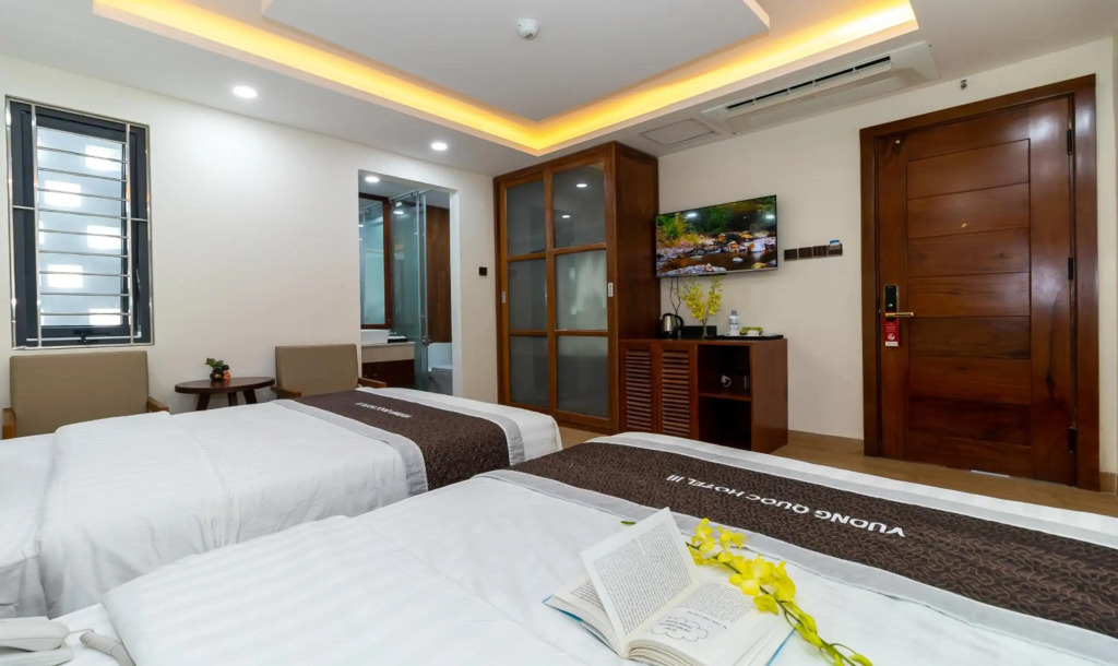 Vương Quốc 3 Hotel