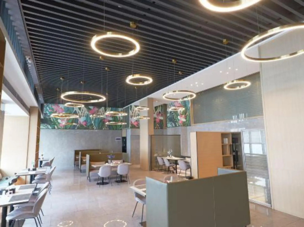 Mujiangnan Hotel (Changzhou Dinosaur Park Manhattan Plaza)
