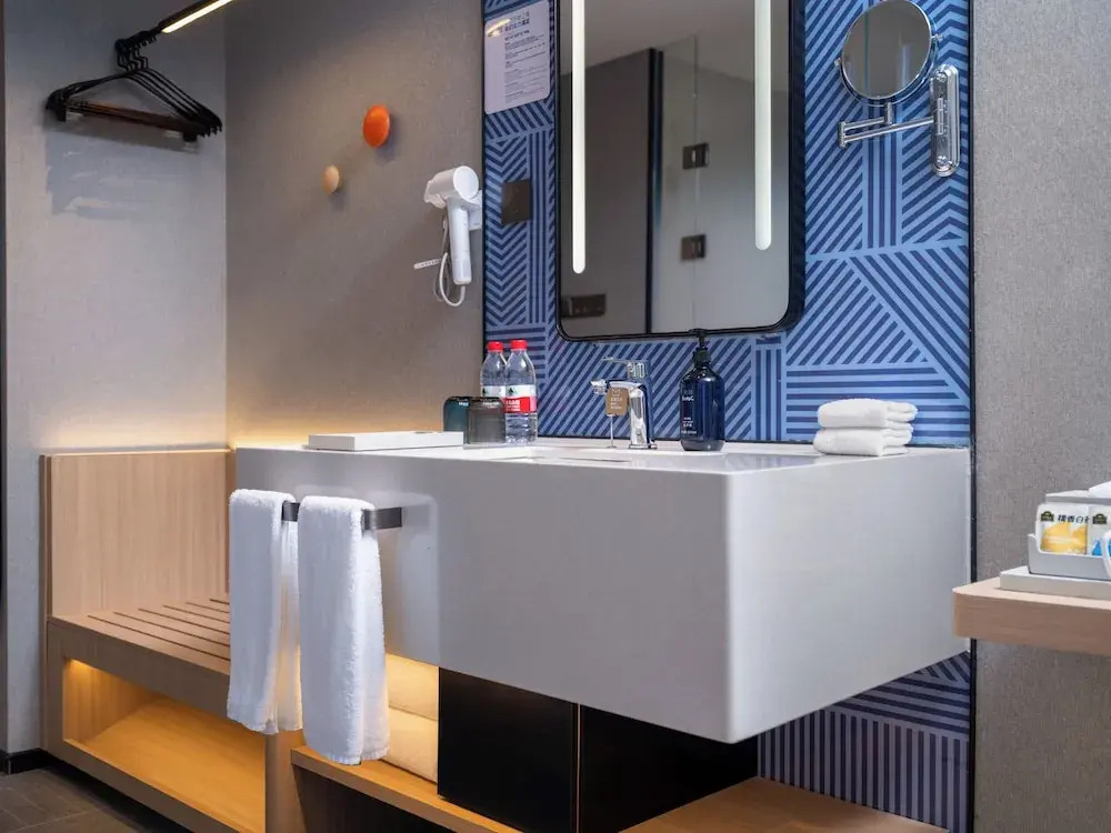 Holiday Inn Express Chengdu Shuangliu Chuanda Road by IHG