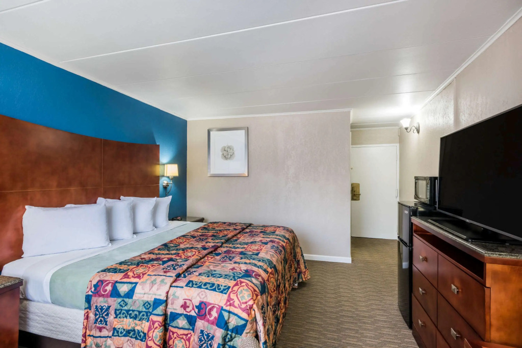 Travelodge by Wyndham Aberdeen