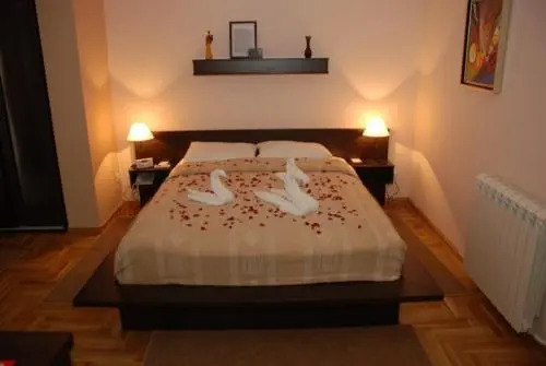 City Hotel