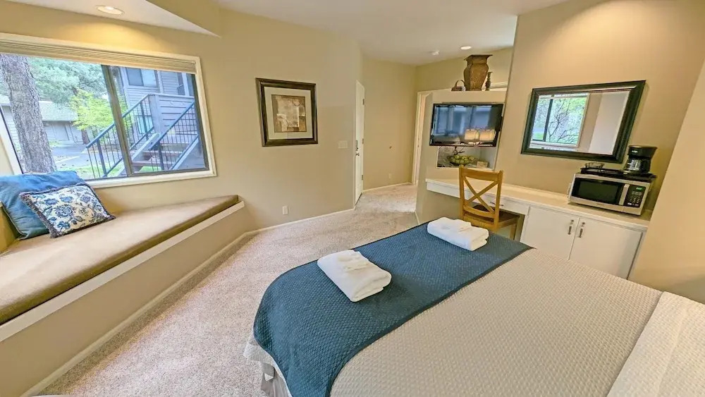 Mt Bachelor Village 332 B 1 Bedroom Condo