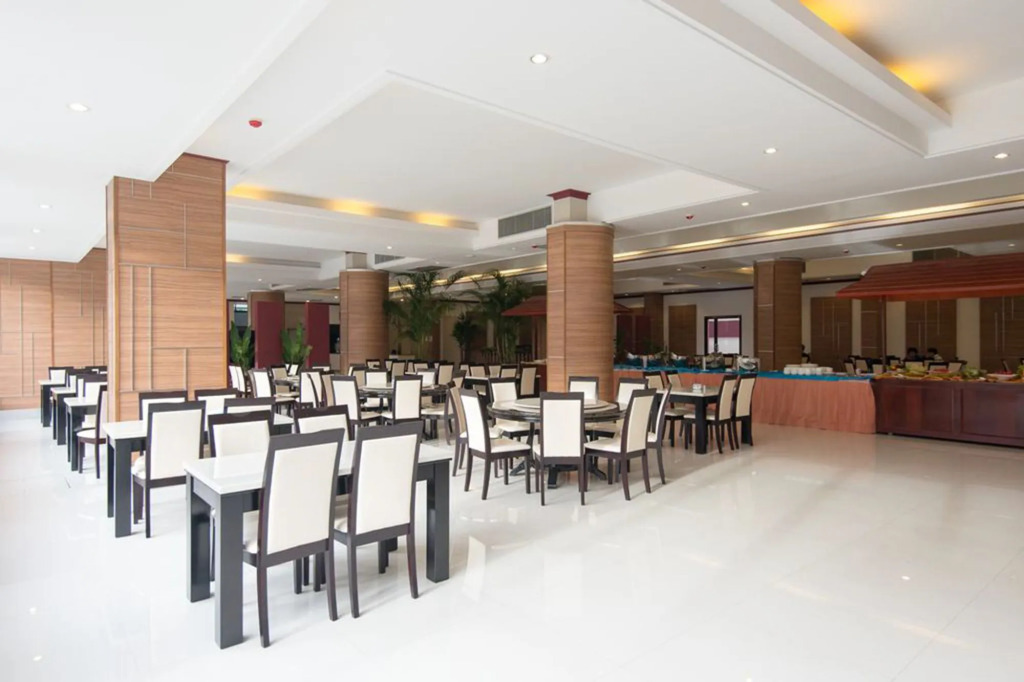The President Hotel at Chokchai 4