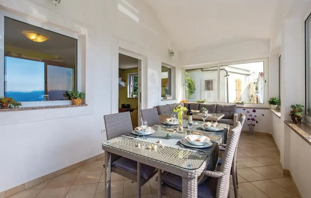 Nice Home in Brsec With Wifi and 3 Bedrooms