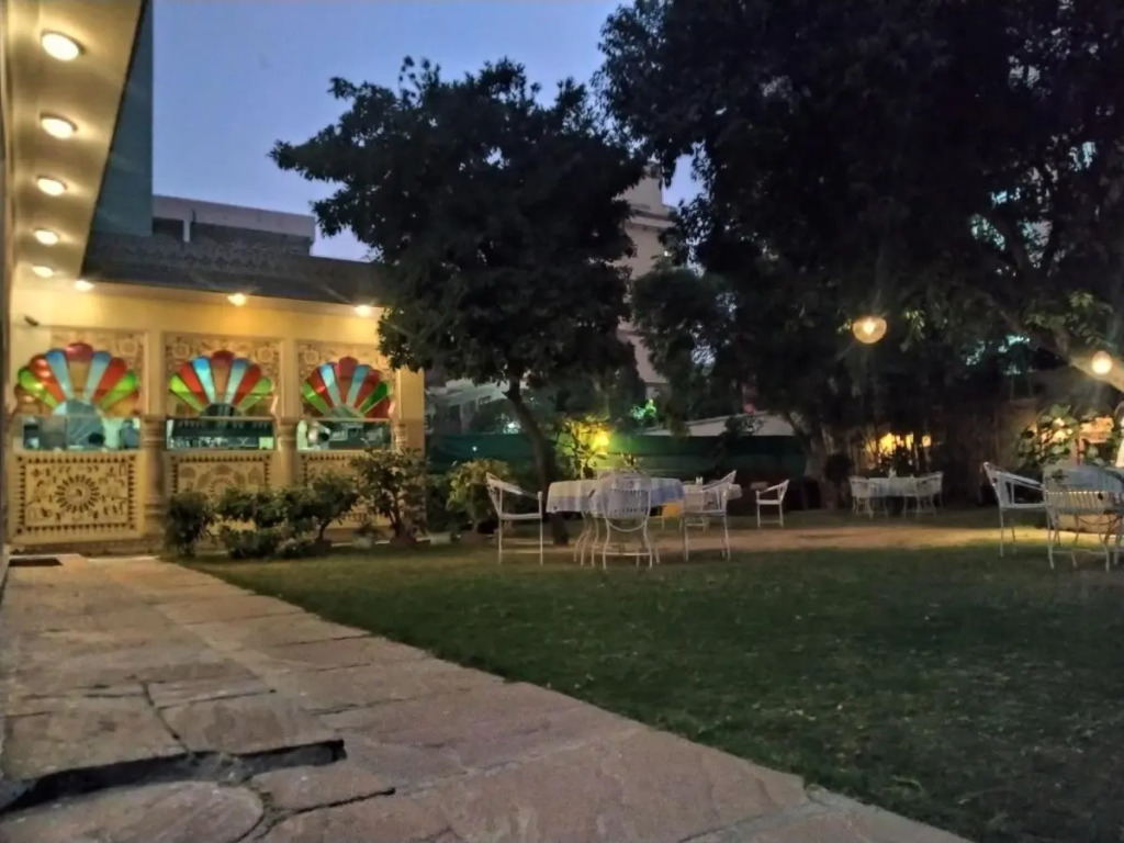 Anuraag Villa