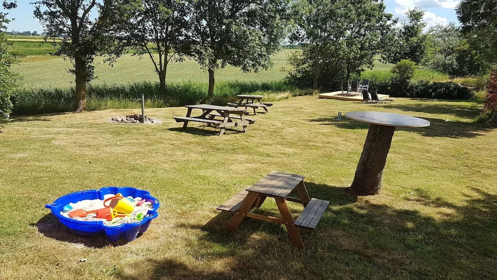 Ferienhaus Hemenswarft direkt an der Nordsee mit Meerblick