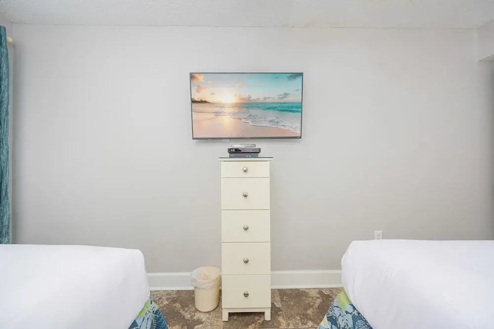 Island Winds West 380 3 Bedroom Condo