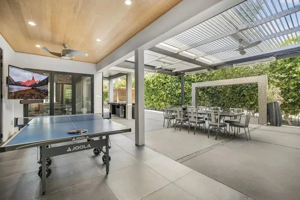 Louise Modern - Luxury Smart Estate in Encino w/ Pool, Gym & Spa