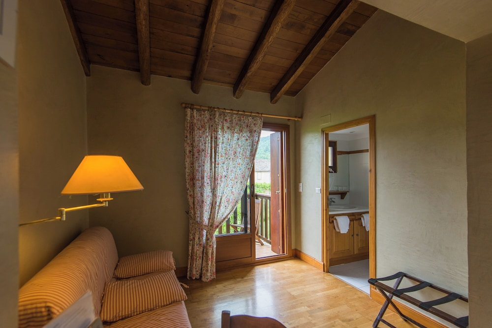Hotel Restaurant de charme La Lozerette - Proche Florac