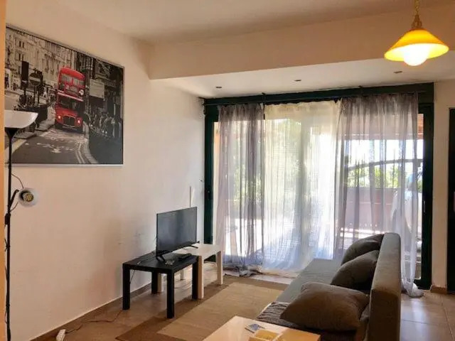 Sea view ground floor 300m from the beach