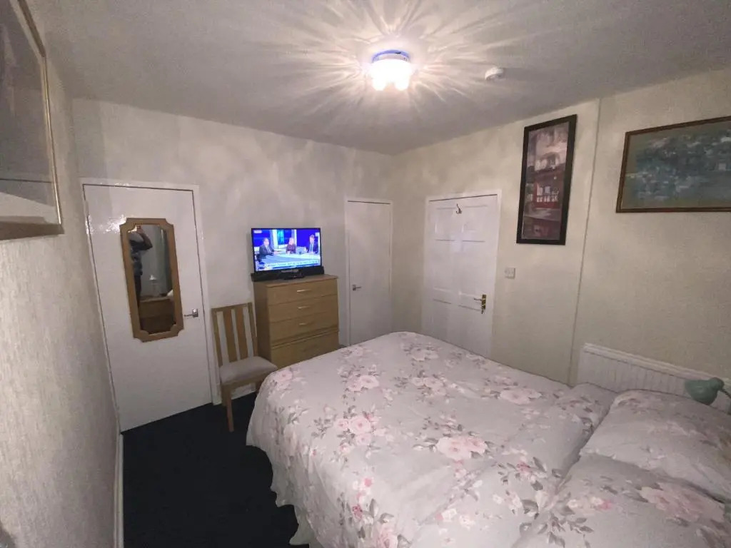 Private Lounge And Double Room