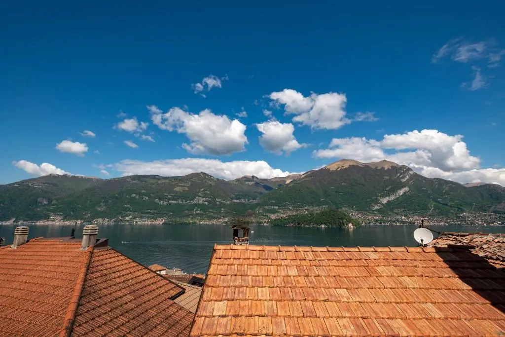 Cottage on the lake