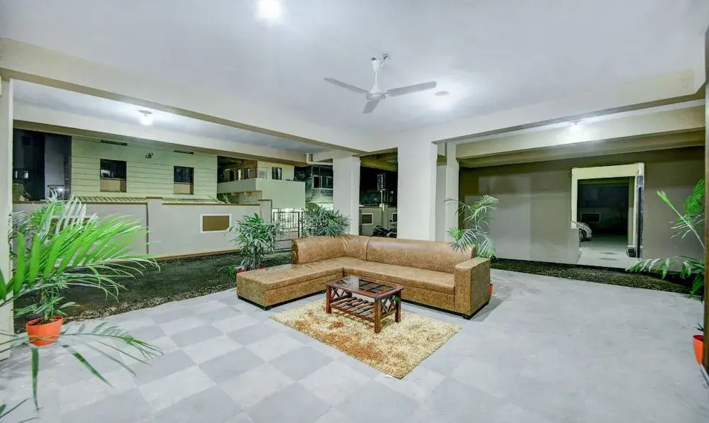 Treebo Sayaji Residency