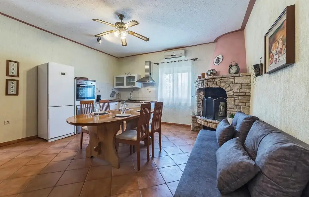 Amazing Home in Valtura With Wifi and 3 Bedrooms