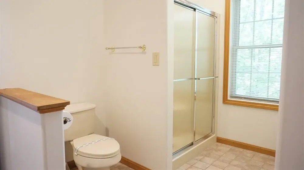 A Charming Private Home Rental, Beautifully Landscaped and Located in Forest Ridge, Lincoln, NH - Fr42l