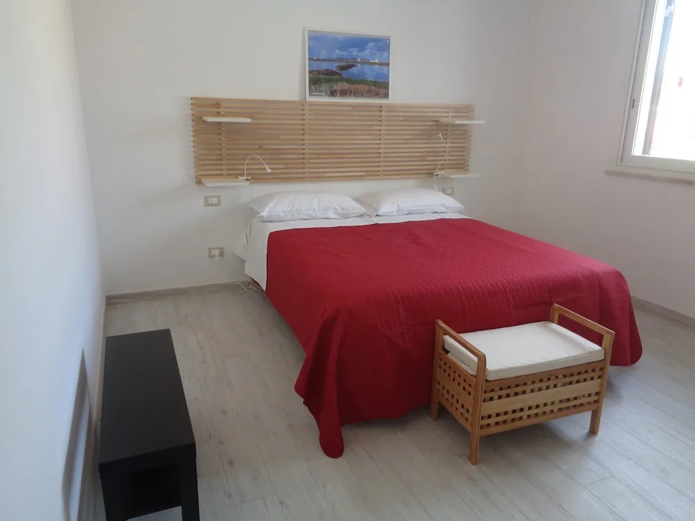 Eryx Apartments