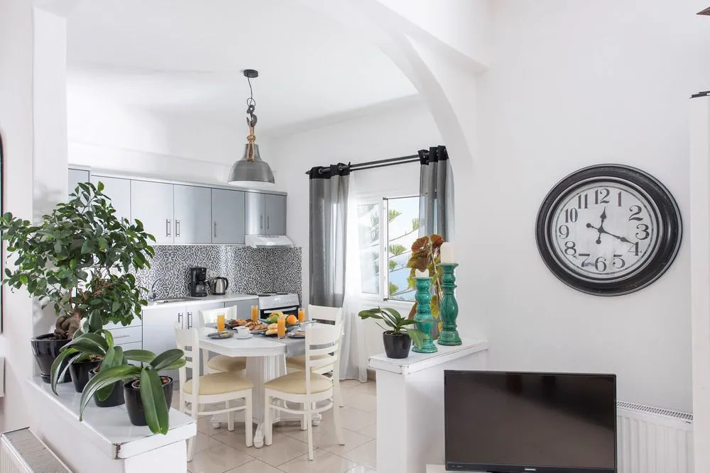 Morfes Luxury Suites by Caldera Houses