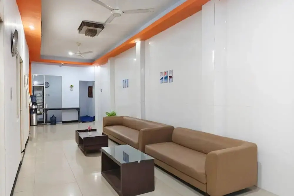 TwoSpaces Living at Nabila Semampir Homestay