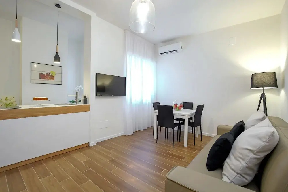 Starhost - GOLDEN APARTMENTS