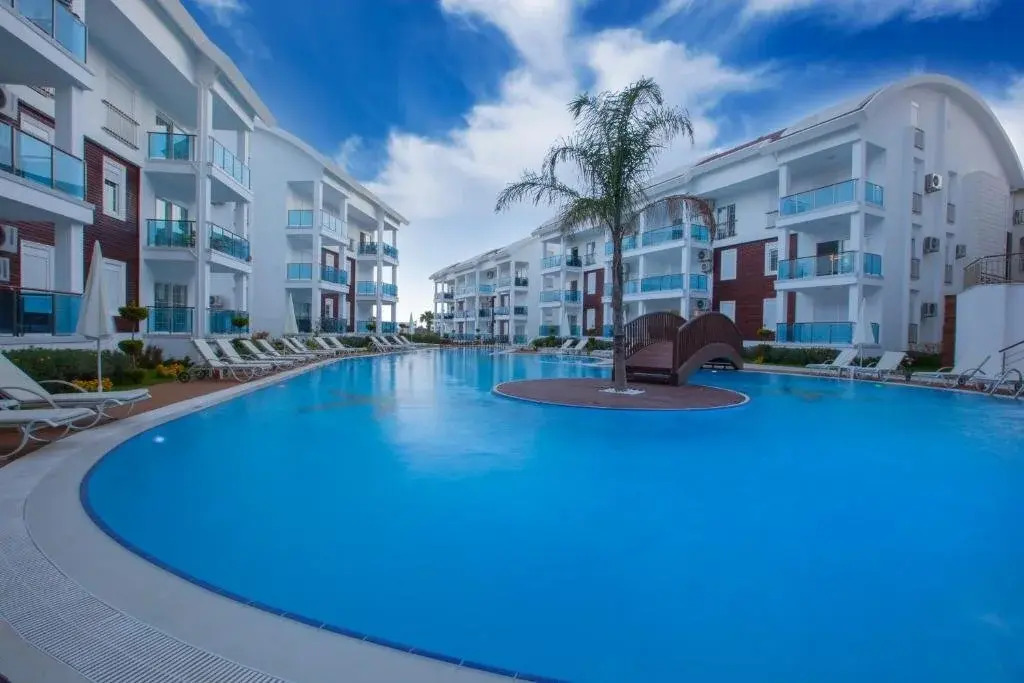Side Aquamare Residence