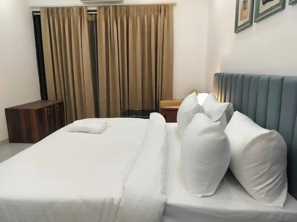 The Hoften Elite 32 Avenue, Sector 15, Gurugram