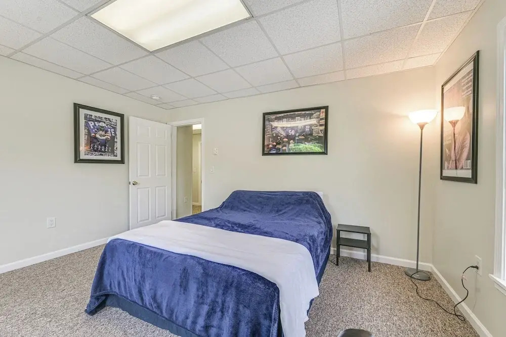 State College Apartment: Walk to Beaver Stadium