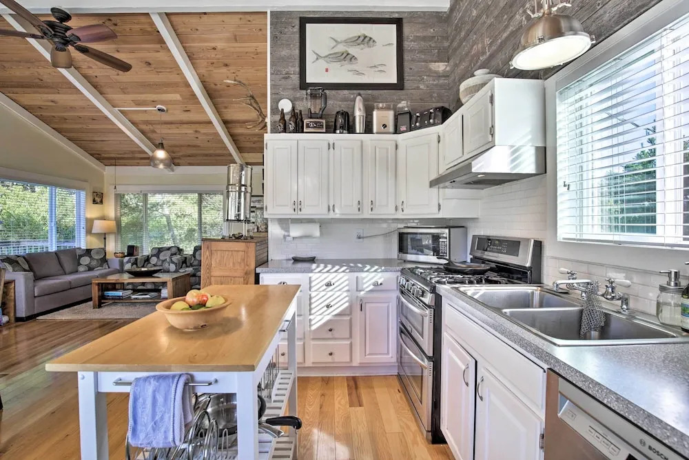 Private Rockaway Beach Retreat: 2 Blocks to Ocean!