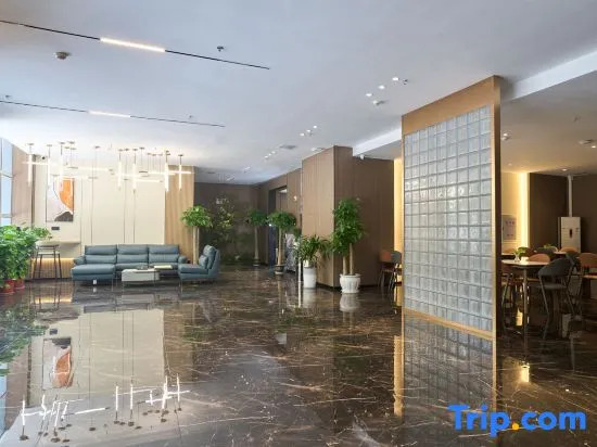 Middle Holiday Hotel