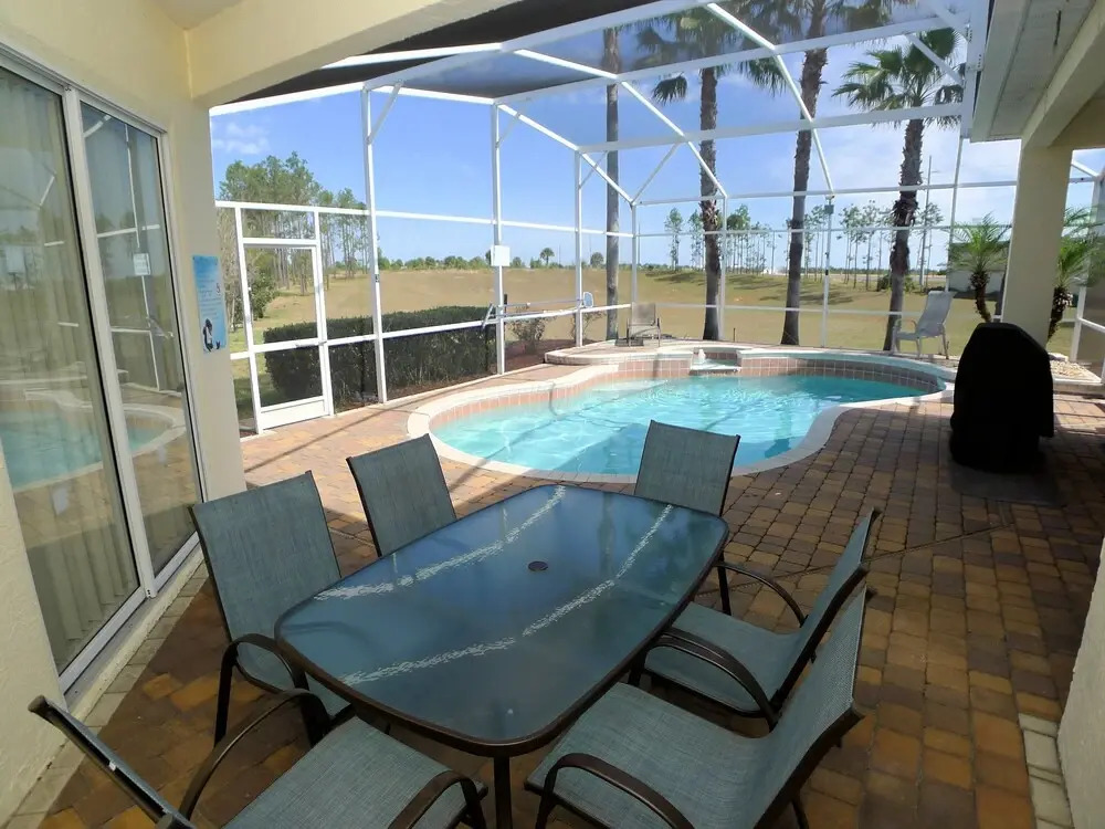 4 BED Pool Home ON Golf Community