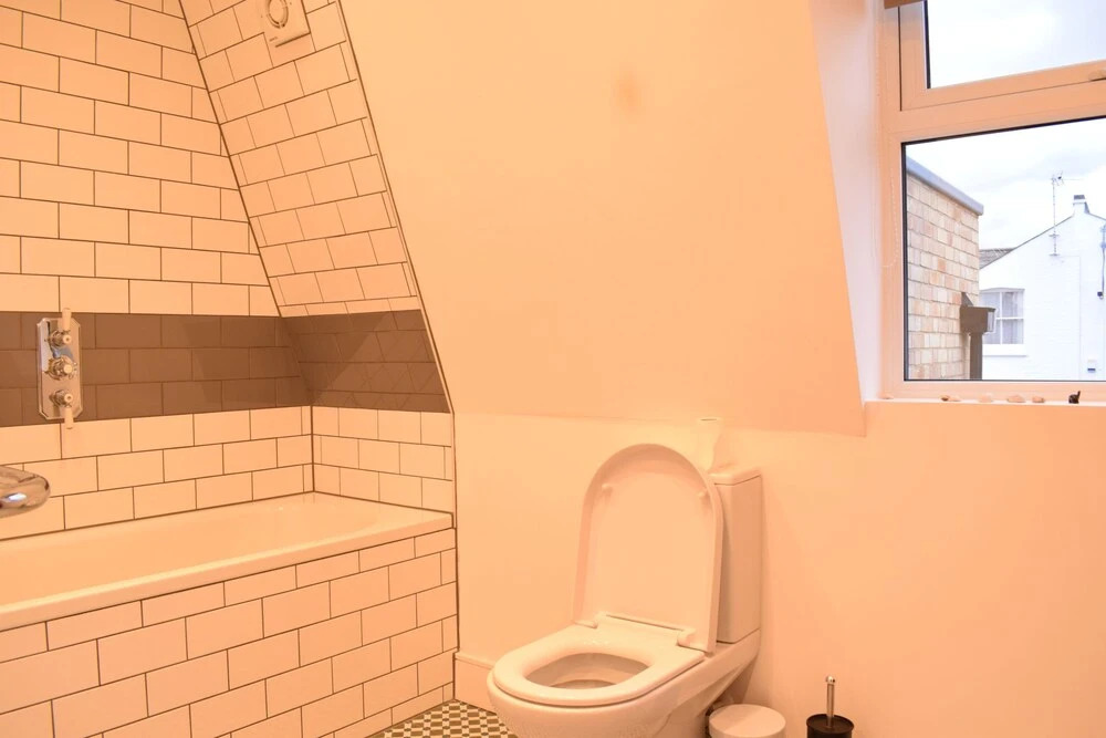 Retro 2 Bedroom Flat in Clapham