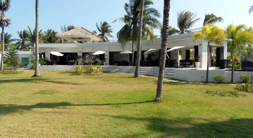 The Coconut Suite