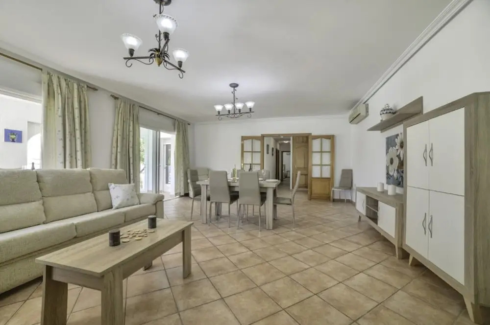Villa - 3 Bedrooms with Pool - 104962