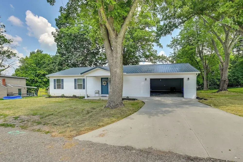 Serene Dry Ridge Vacation Rental w/ Nearby Fishing