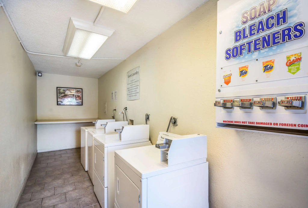 Clarion Inn & Suites Central Clearwater Beach