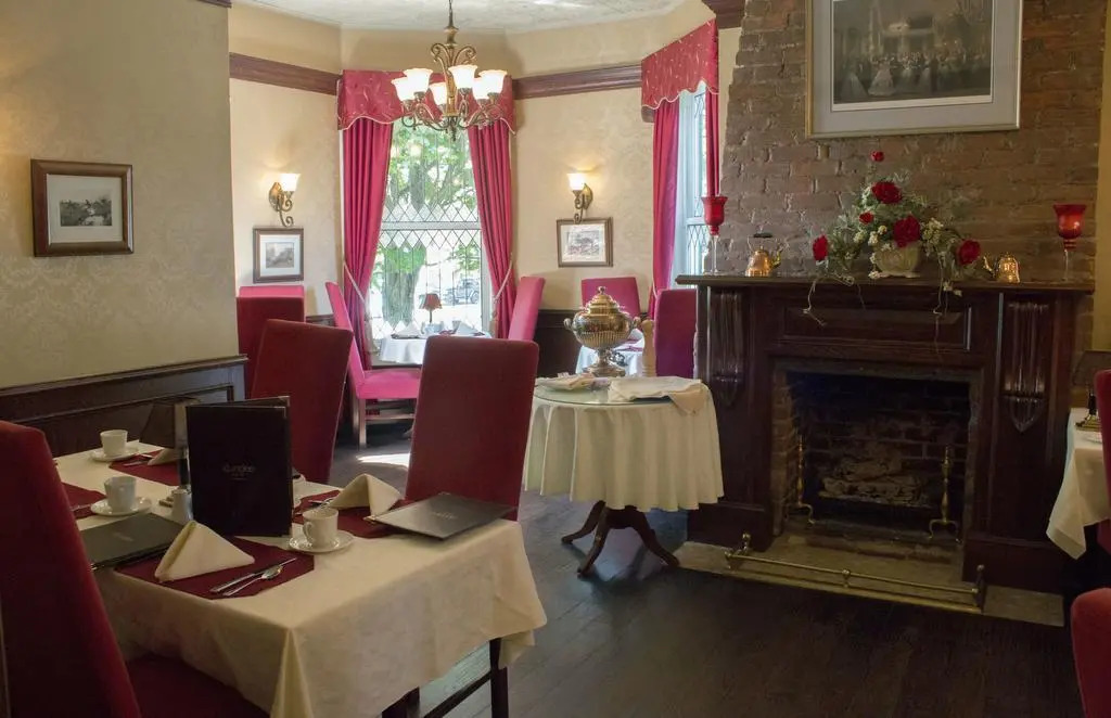 Dundee Arms Inn