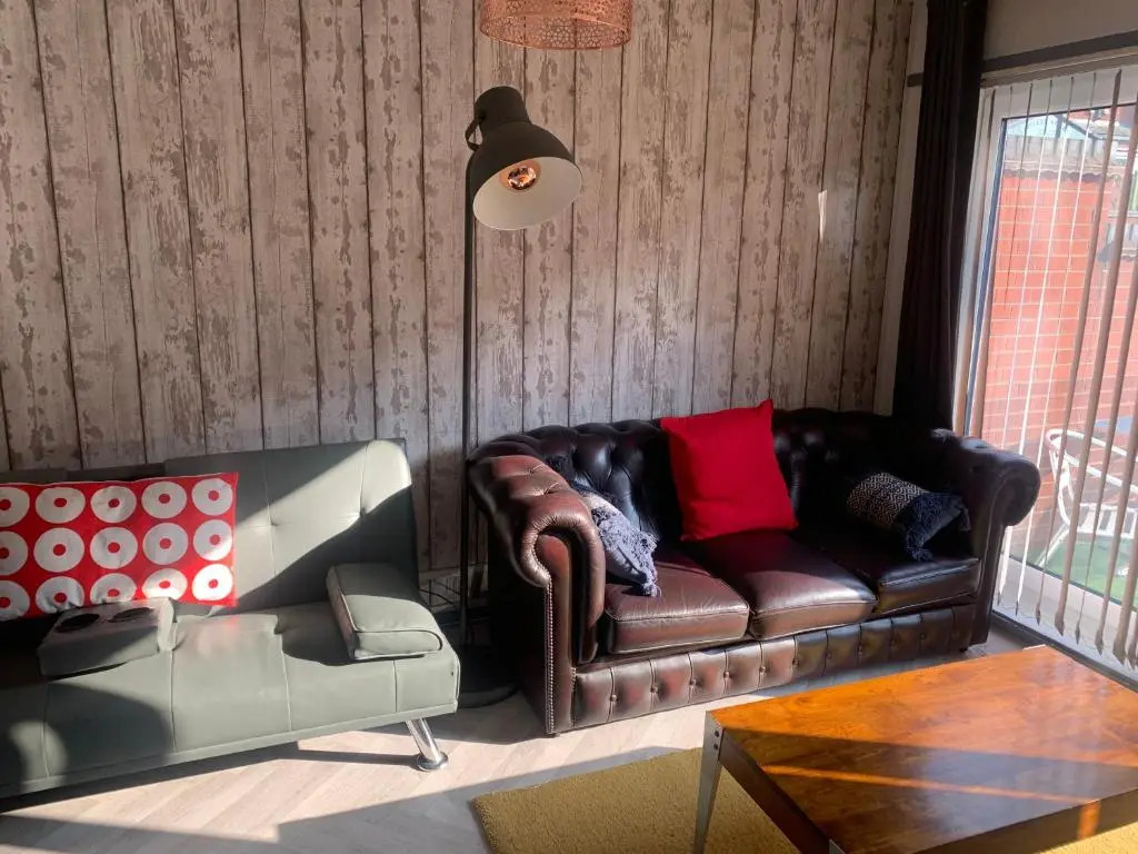 Arena Central - 6 Beds 2 Bathrooms Parking Space
