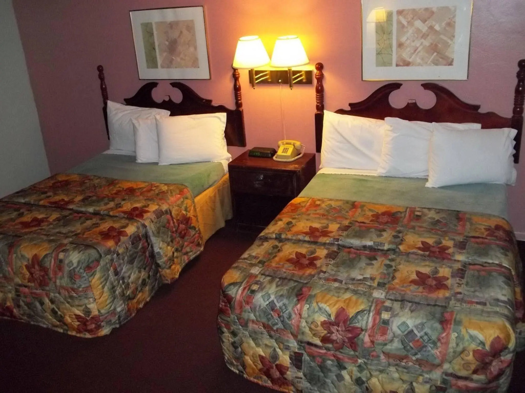 Royal Motel