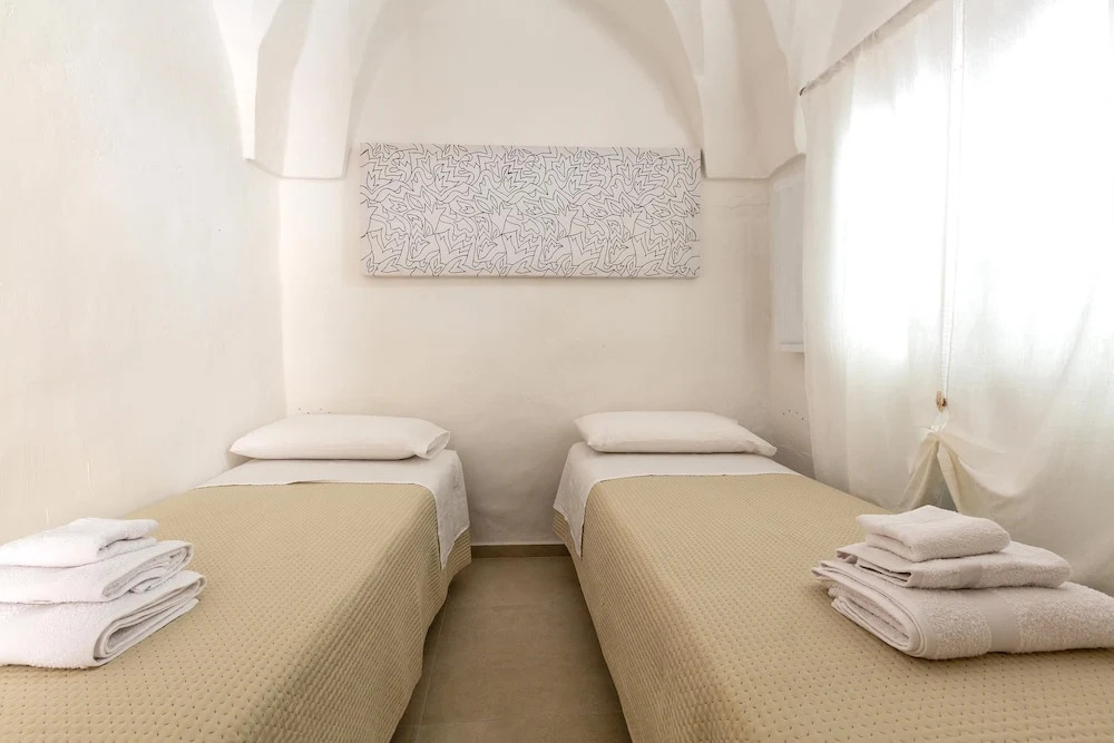 3482 Vico dei Mille by Barbarhouse