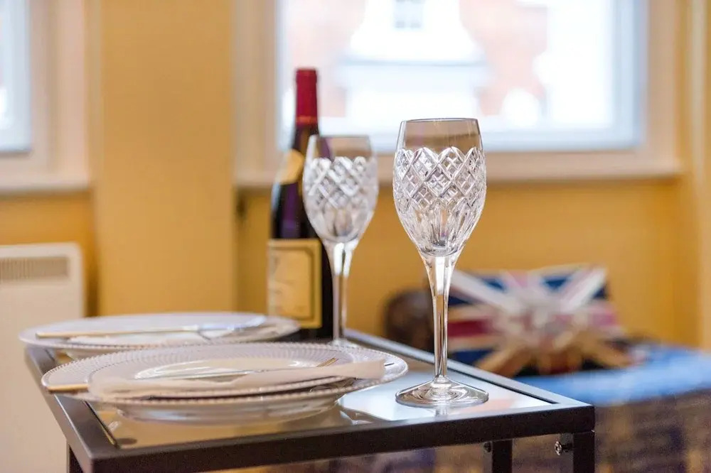 The Vintage - Fitzrovia - by Frankie Says