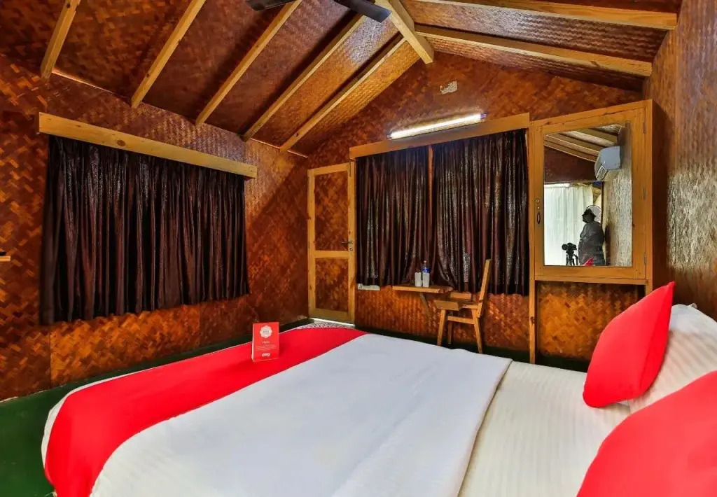 Vartys - The Hillside Huts