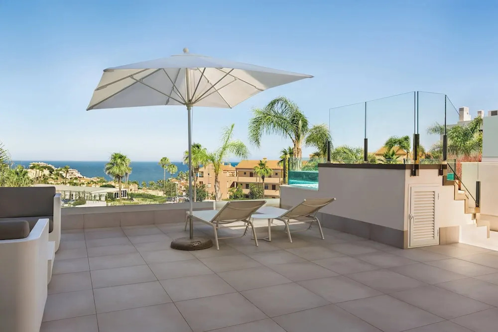 Seaview Residence with private pool