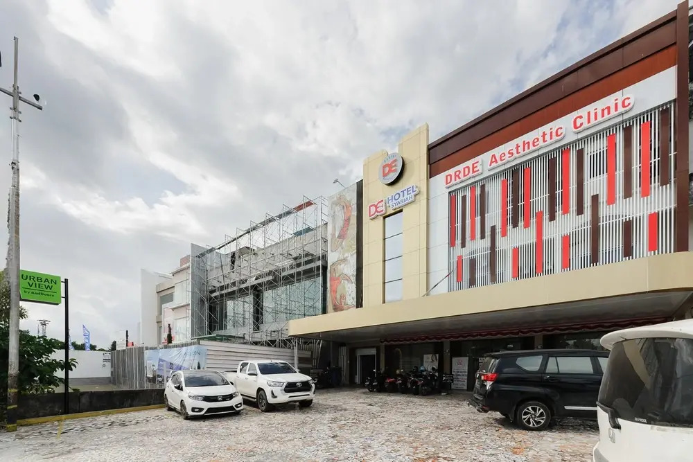 Urbanview near Syamsudin Noor Airport